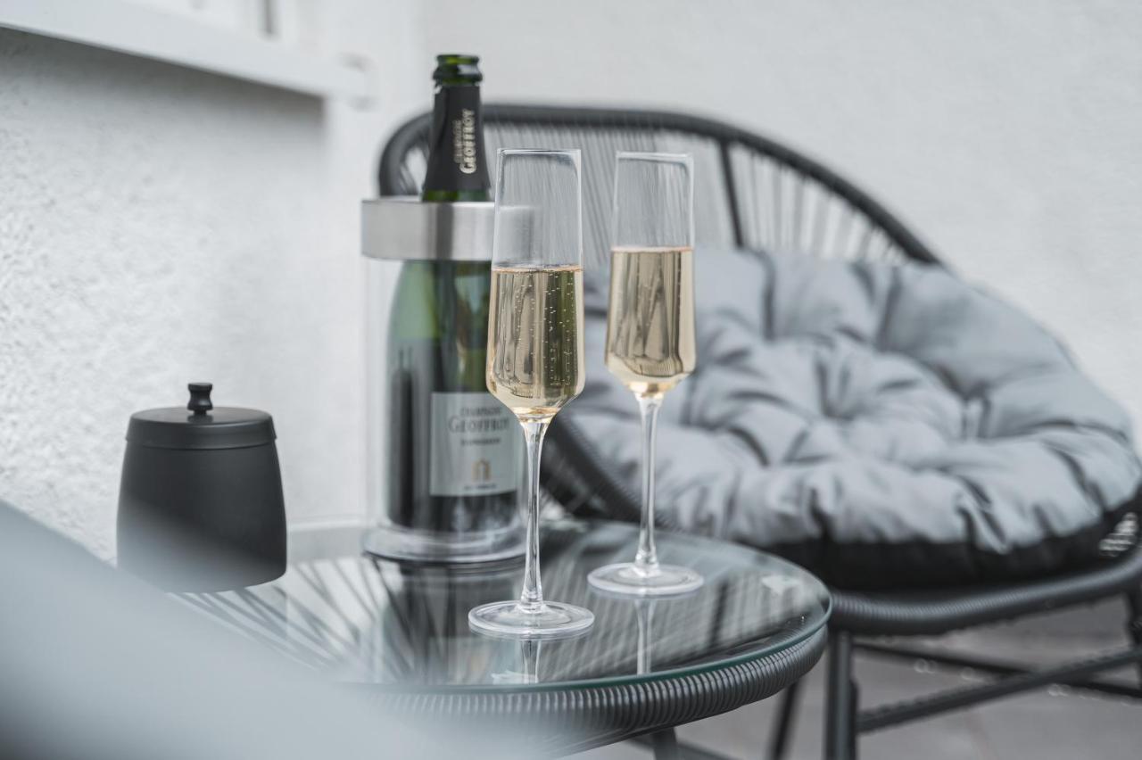 Premium Wohlfuehloase Sinsheim - Business & Privat - Netflix & Disneyplus - Tg - Balkon Exterior foto